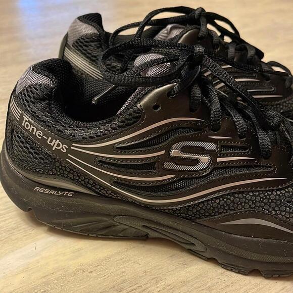 EUC Skechers Tone-ups Shape-ups Run Women’s Black and Grey Resalyte Sneakers 9 - Picture 2 of 9